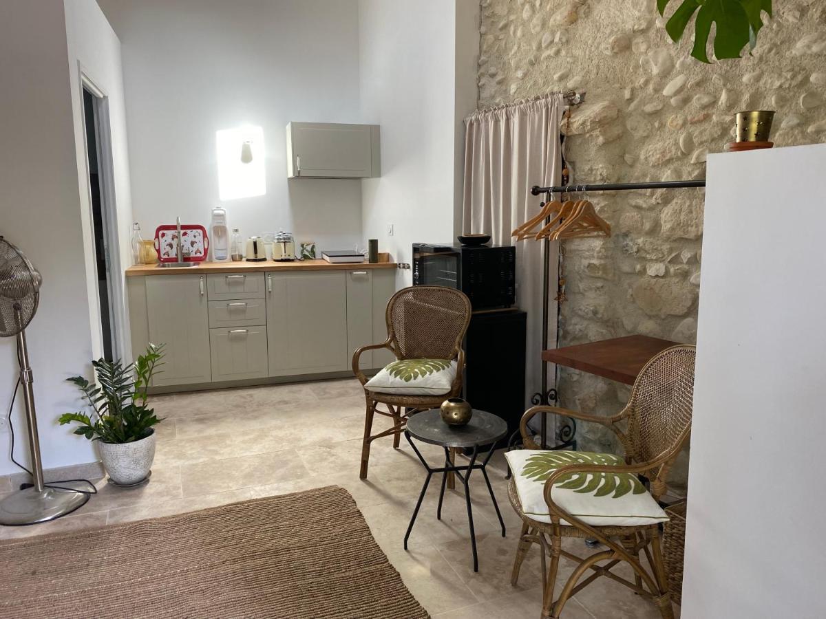 Otarkia Hotel Villedieu  Екстериор снимка